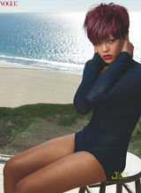 组图：蕾安娜登杂志4月刊封面 透视装性感出镜