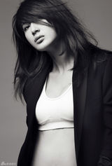 组图：郭珍霓暗黑系写真 演绎颓废性感