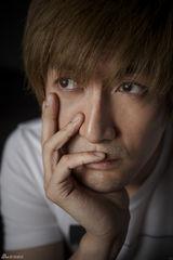 组图：张鲁一帅酷写真尽显型男本色