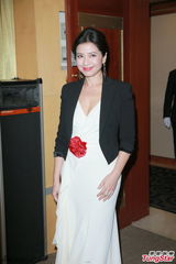 组图：钟楚红深沟风韵足 郭富城撑张智霖捧视帝