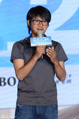 组图：韩寒新片724映 郭敬明附体谢小时代粉丝