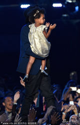 组图：碧昂斯渔网丝袜诱惑 压轴献唱嗨翻全场