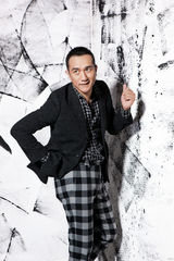 组图：黄觉怪咖奶爸写真玩转另类时尚