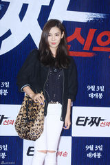 独家：崔丹尼尔宣传新片戴眼镜似哈利波特