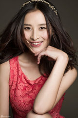 组图：汤晶晶清纯写真 秀发灵动笑容甜美