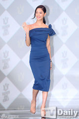 组图：韩星宣美出席发布会 超短裙秀性感