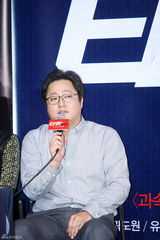 组图：申世京TOP(崔胜贤)等宣传19禁新片《老千2》