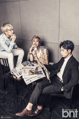 组图：韩团BoyFriend拍写真 变叛逆大男孩