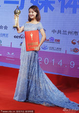 组图：邓家佳凭借《全民目击》获最佳女配角
