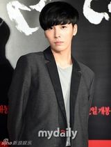 组图：《一对一》首映 龙俊亨鲁敏宇到场助阵