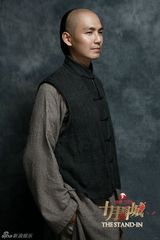 组图：《十月围城》将播 钟汉良变光头上阵