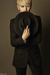 组图：赵泳鑫新歌组图曝光 转型绅士成熟风