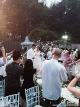 组图：王中磊补办婚礼 那英当伴娘宋丹丹抢花球