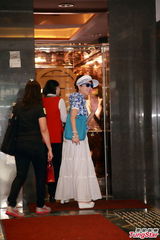 组图：刘銮雄抱子享天伦 狄波拉叹谢霆锋无暇陪伴