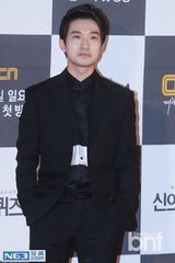 组图：柳德焕东海等出席《神的测验4》发布会