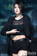 组图：infinite等献唱表演 EXO-K缺席仍夺冠