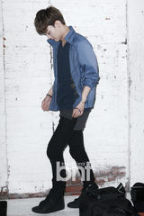 组图：EXO成员CHEN变冲浪阳光少年 活力十足