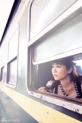 组图：杨紫【演员】演文艺片酷感十足 展音乐少女复古风情