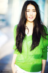 组图：黎一萱气质写真曝光 迎风微笑秀发狂舞