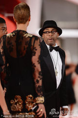 组图：杰克逊纪录片威尼斯首映 导演携全家助阵