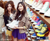 组图：Apink李敏豪等出席某品牌发布会