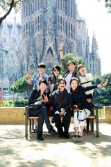 组图：张翰下岗李菲儿当导游 郑佩佩爱女探班