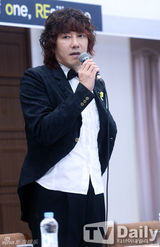 组图：韩星金长勋望组建民间心理治疗组织