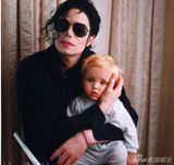 策划：MJ辞世五周年 流行之王温馨版爸爸去哪儿