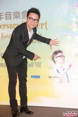 组图：李克勤指隐形胸罩应记名 张敬轩只有声线