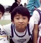 组图：谢霆锋珍贵儿时照 裸身洗澡扮妩媚兔女郎