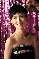 组图：跨界才女李晓峰大片唯美知性