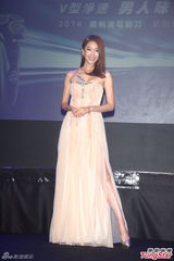 组图：隋棠挤沟露腿性感亮相 避谈婚事不心急