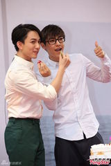 组图：林宥嘉办入伍告别签唱会 炎亚纶甜蜜喂食