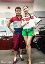 组图：央视主播芮成钢被带走 曝昔日与女星合影