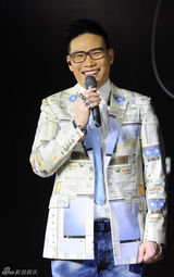 组图：苏永康透露下半年完婚 未婚妻是个女强人