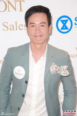 组图：陈豪称陈茵媺产后情绪好 照顾孩子无压力