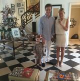 组图：澳洲2岁大眼萝莉奢靡生活照 直升机代步