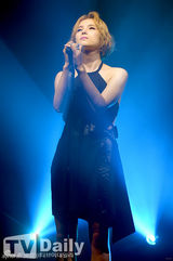 组图：Gummy新专首秀 朴有天等好友参与制作