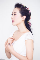 组图：颜丹晨梦幻新娘写真 诠释幸福女人