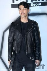 组图：崔智友被拍丑照 鼻孔朝天妆容惨白