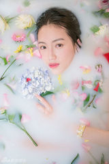 组图：苏青大片美若芙蓉 古装美人演绎花之物语