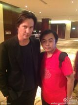 组图：成都粉丝帝追星似特工 半年合影百余明星