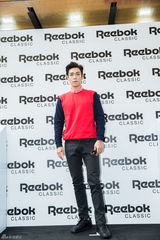 独家：BigBang成员Top帅气办签名会