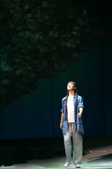 组图：小彩旗奔跑演爱情  向父辈青春理想致敬