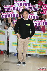 组图：张智霖亮相签唱会 气质优雅帅气养眼