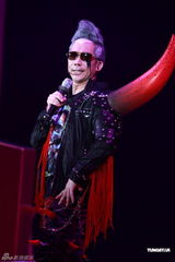 组图：张达明栋笃笑首映 叶璇诸葛梓岐齐捧场 