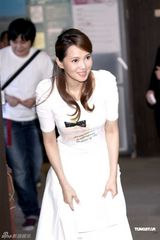 幻灯组图：伊能静否认“消费”儿子 谈离婚很煎熬