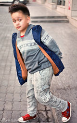 组图：《好舞蹈》9岁小男神潮范儿生活照曝光