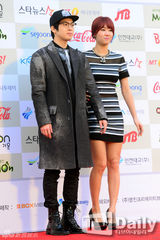 组图：EXO少女时代Sistar等亮相K-pop颁奖礼