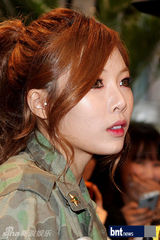 组图：4minute泫雅出席时尚品牌开业活动